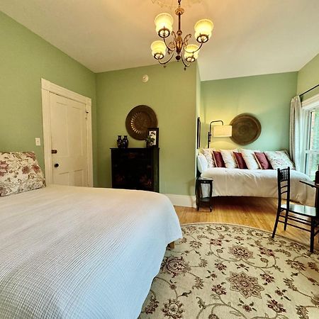 The Edwards Waterhouse Inn Fredonia ภายนอก รูปภาพ