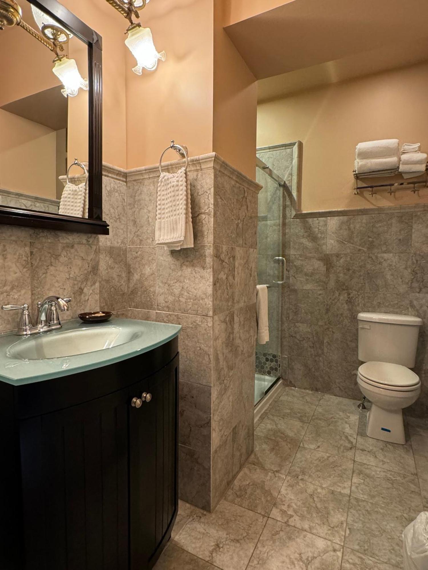 The Edwards Waterhouse Inn Fredonia ภายนอก รูปภาพ