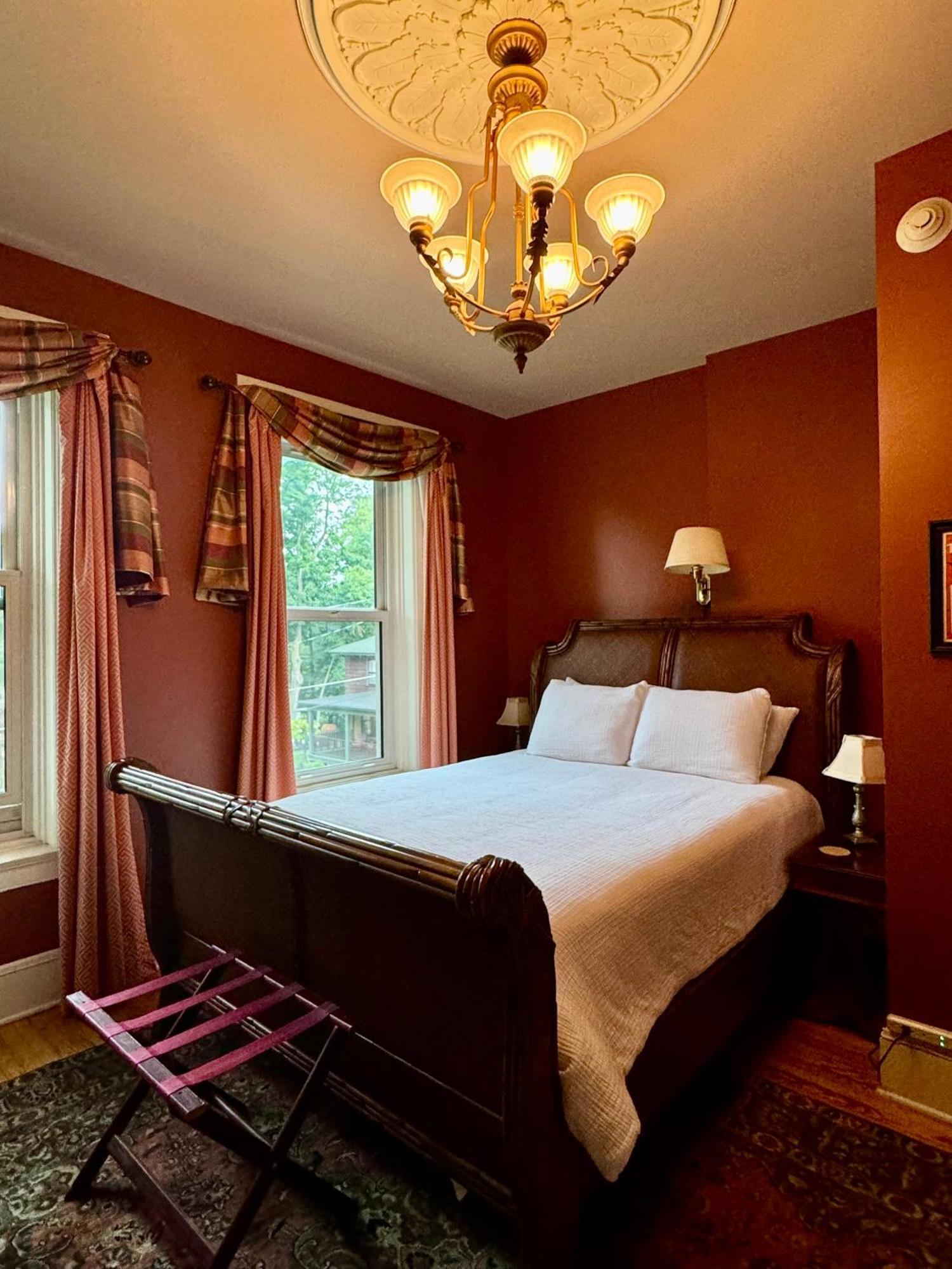 The Edwards Waterhouse Inn Fredonia ภายนอก รูปภาพ